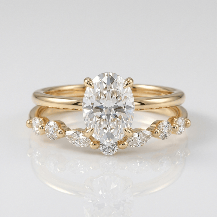 Conjunto de joias Rose & Oliver com anéis de ouro ovalados e diamantes marquise, detalhes elegantes e brilho sofisticado