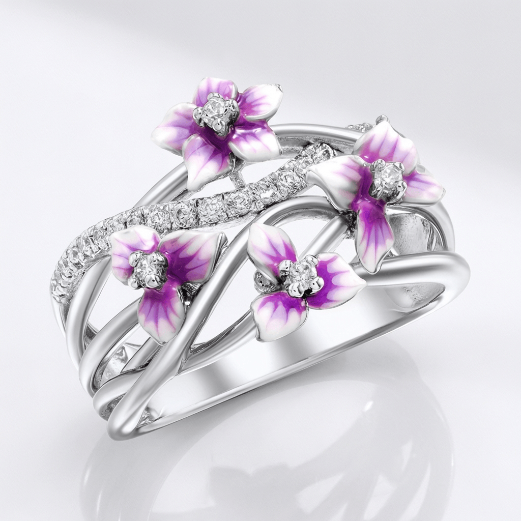 Anel Rose & Oliver Prata com design de flor roxa e jardim, detalhes delicados e acabamento brilhante.