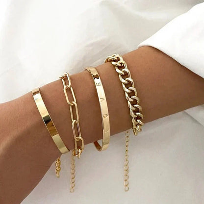 Conjunto de pulseiras douradas Elan™ da Rose & Oliver, pulseiras de metal com acabamento brilhante e detalhes elegantes.